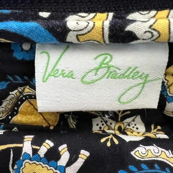 RETIRED Vera Bradley | Ellie Blue pattern crossbody handbag. - Picture 7 of 15